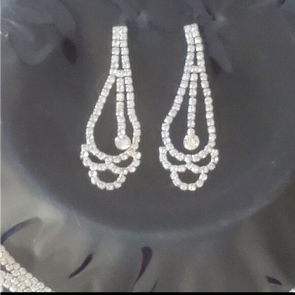 Elegant Rhinestone Decor Shocker Necklace & Earrings - Picture 4 of 4